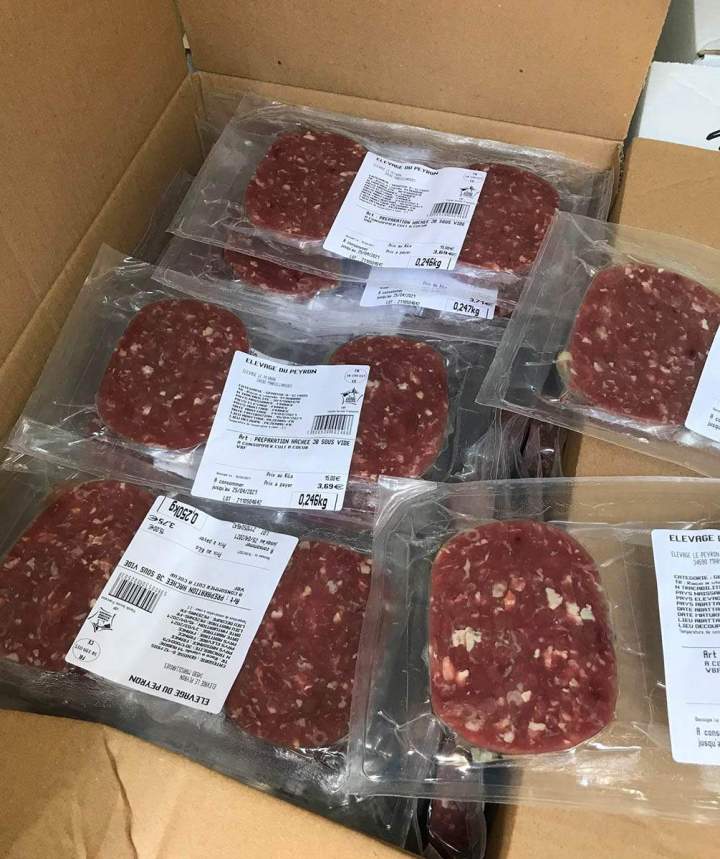 Des colis de viande de 7 kg